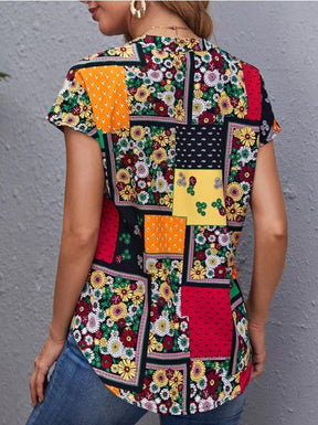 Blusa Feminina Retalhos Manga Curta Flor