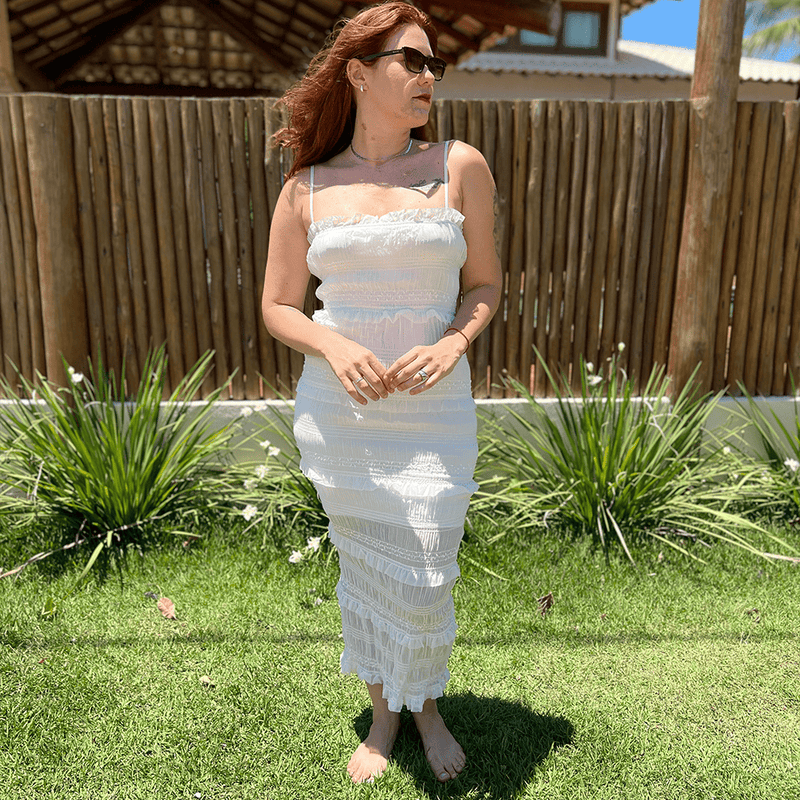 Vestido Longo MAHADEVA - Vestido Longo MAXIGLAMOUR - Vestido - Vestido Longo - Vestido Casual - Vestido Social - Vestido de Festa - Vestido de Renda - Vestido Elegante - Vestido Feminino - Vestido Versátil - Vestido Sofisticado - Vestido para Eventos - Vestido para Casamento - Vestido para Jantar - Vestido para Noite - Vestido para o Verão - Vestido com Forro - Vestido de Alta Qualidade - Moda Feminina - Look Sofisticado - Look Elegante - Look Casual Chic - Renda Guipir - Vestido com Alças Finas - Vestido c